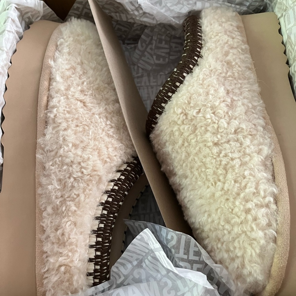 Steve Madden Women's Tan Faux Shearling Mules - Picture 6 of 7